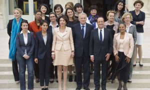 The French president and prime minister with all the women cabinet members.