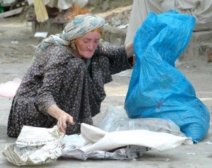 old_poor_women_
