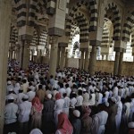 muslim_praying_the_madina_hall_wallpaper