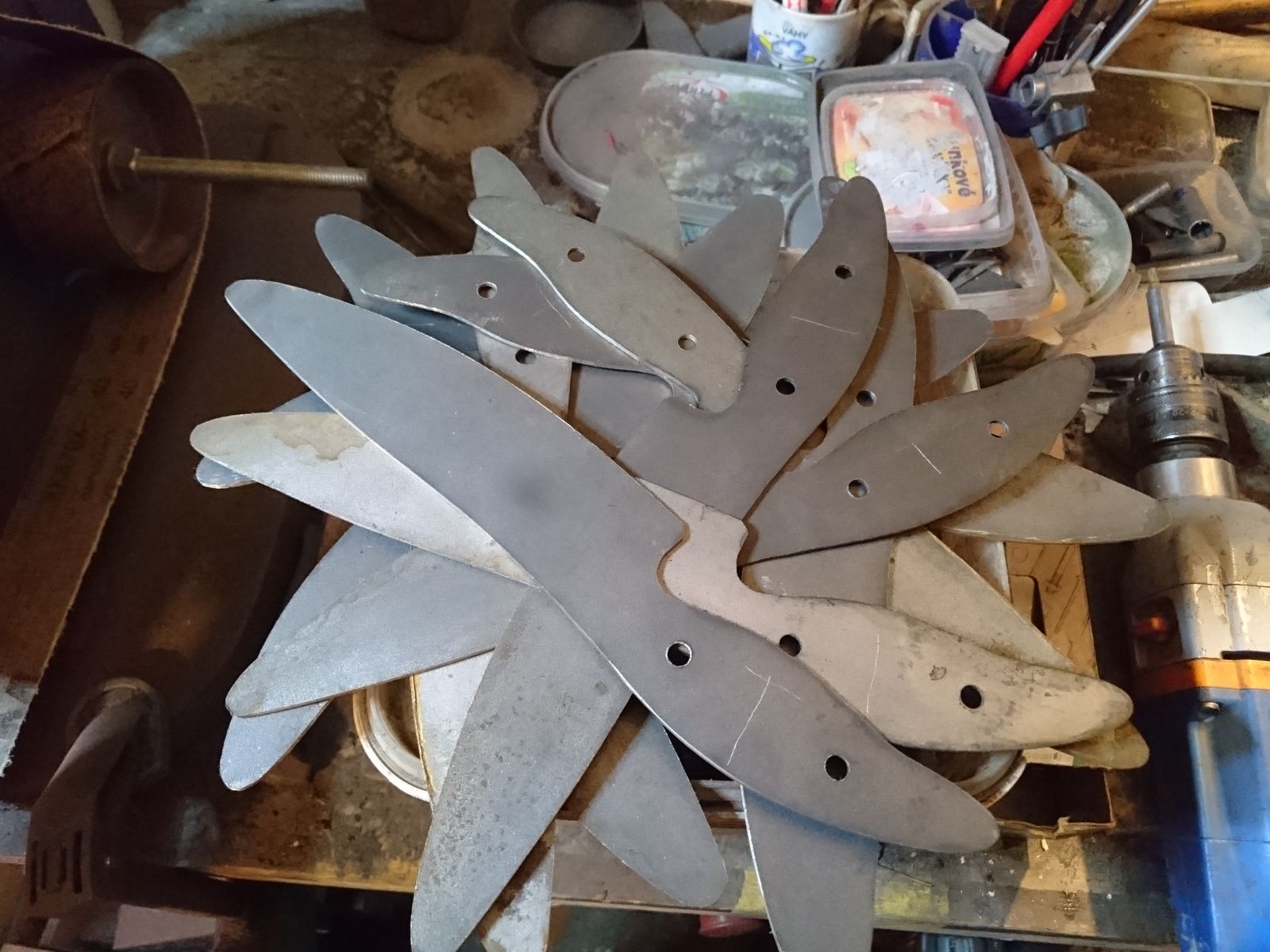 Making Kitchen Knives Part 10 Shaping the Outlines