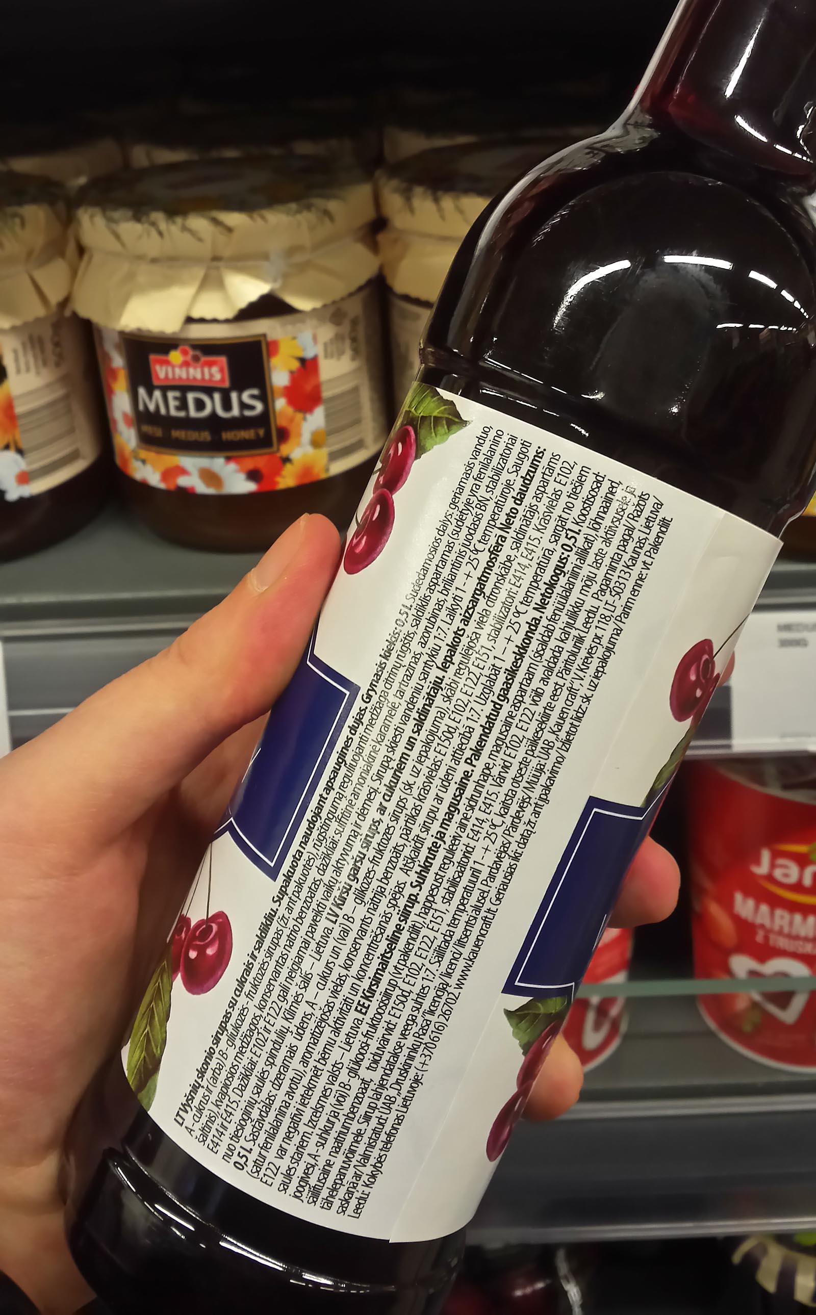 Ingredient list of the "cherry" syrup.