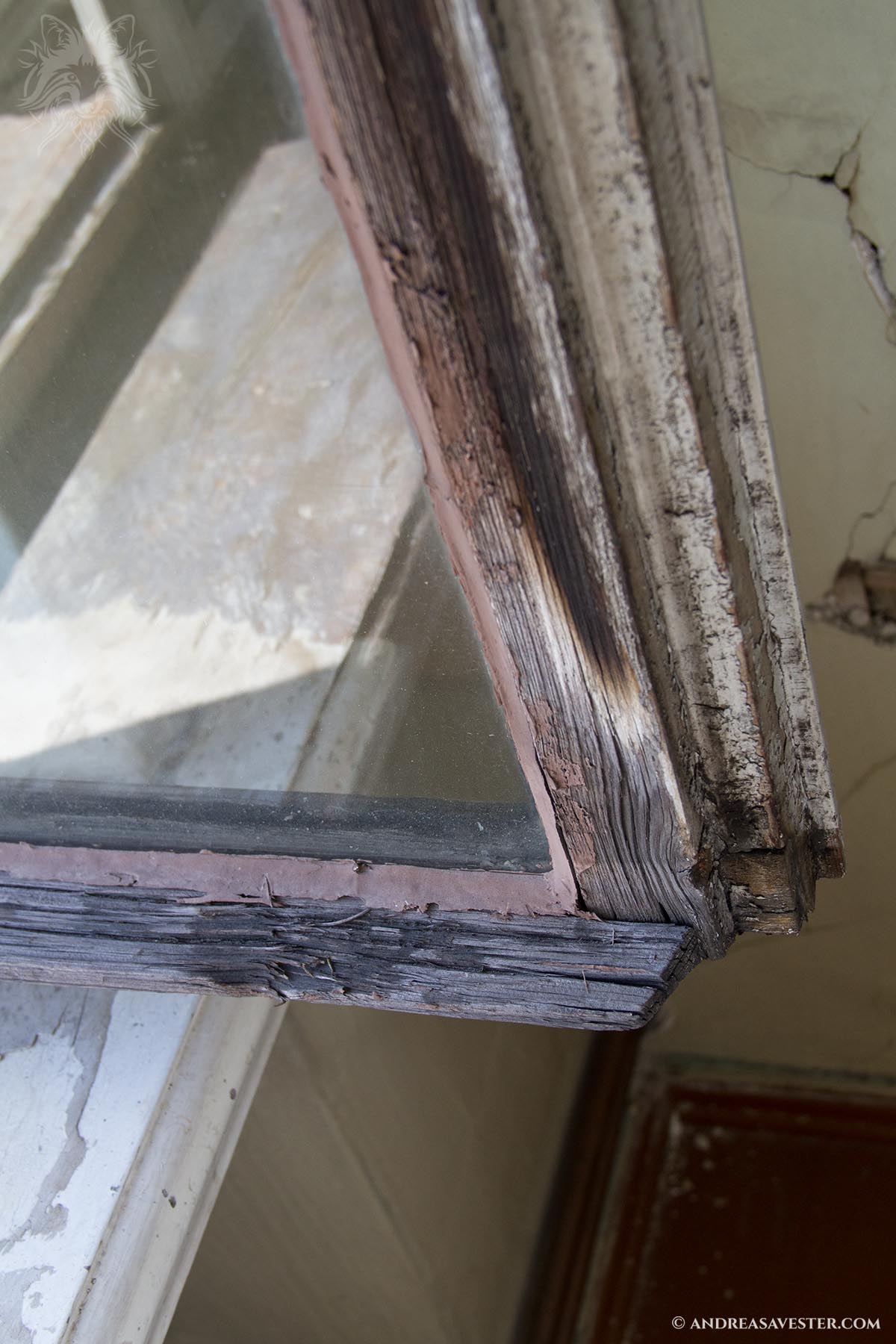 Repairing Old Wood Windows — Glazing, Painting, and Weather