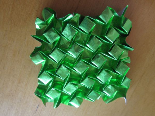 Exdented boxes