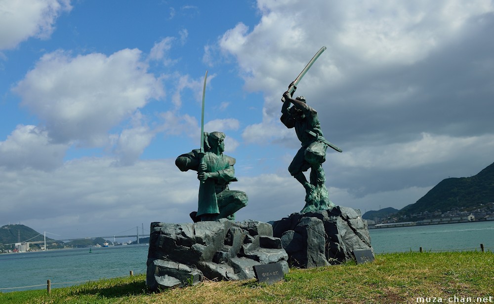 Statue of Kojiro and Musashi in Shimonoseki