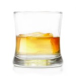 600px-A_Glass_of_Whiskey_on_the_Rocks